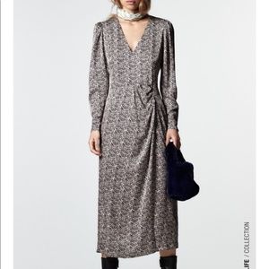 Fun Patterned Black and White Zara Dress with Puff Sleeves and High Slit Size L